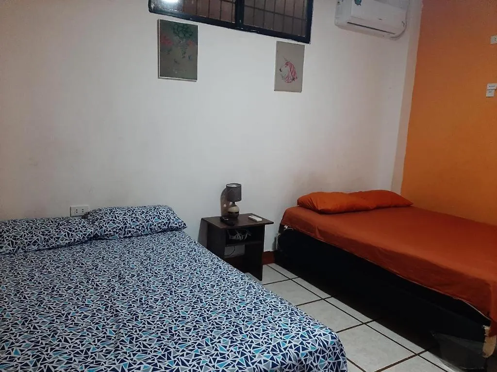 Апартаменты Departamentos En La Garzota Norte Cerca Del Aeropuerto Y Mall Del Sol Гуаякиль 0*,